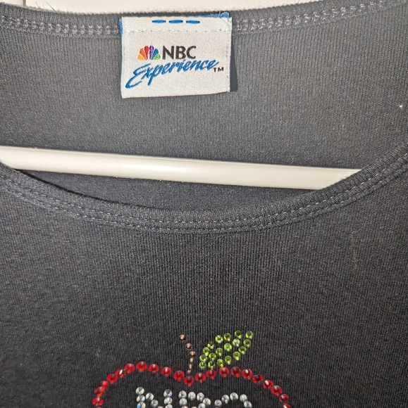 NBC experience NYC big Apple t-shirt, size small - Picture 3 of 4